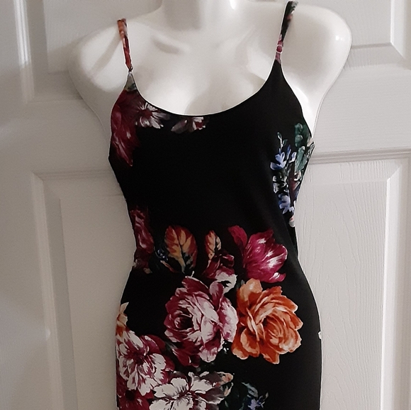 Black floral print backless dress - Picture 6 of 7